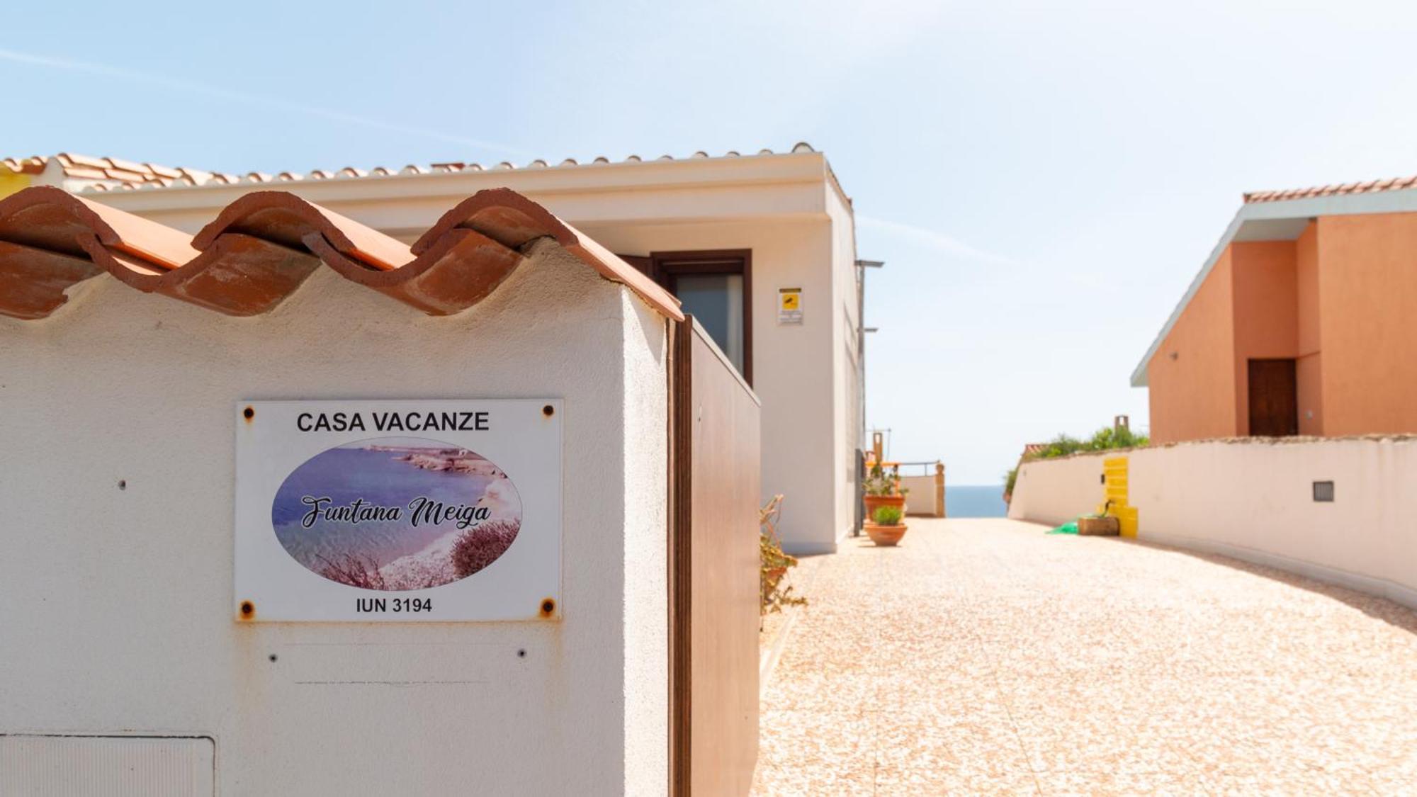 Casa Vacanze Funtana Meiga Cabras Ngoại thất bức ảnh